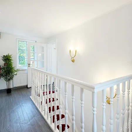 Hotel Petit Am Wannsee 2*